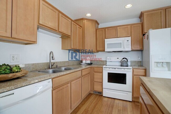 Building Photo - 8487 Everett Way