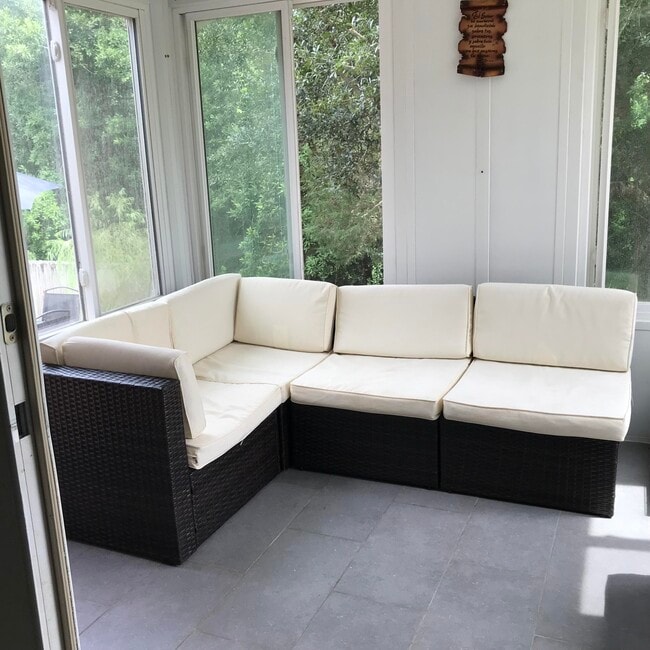 Building Photo - 728 Riva Ridge Dr