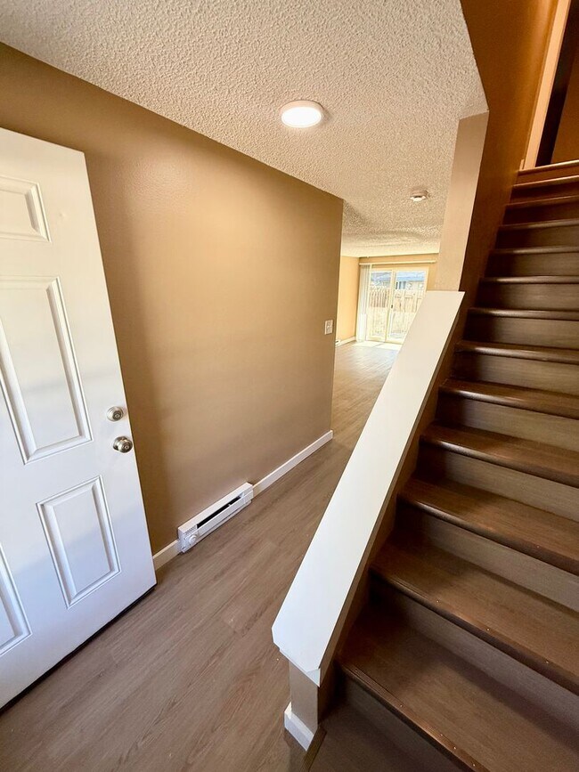 Building Photo - 3617-3623 Butternut Drive