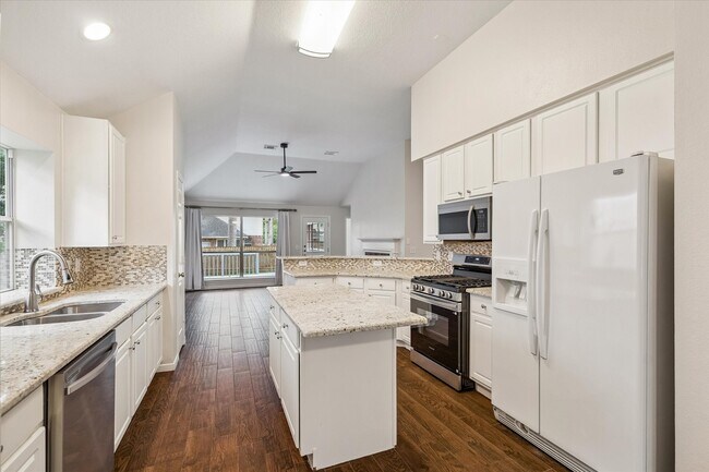 Building Photo - 22 N Holly Laurel Cir