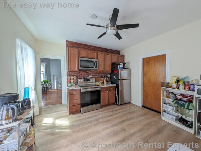 Building Photo - 35 Pearson Rd