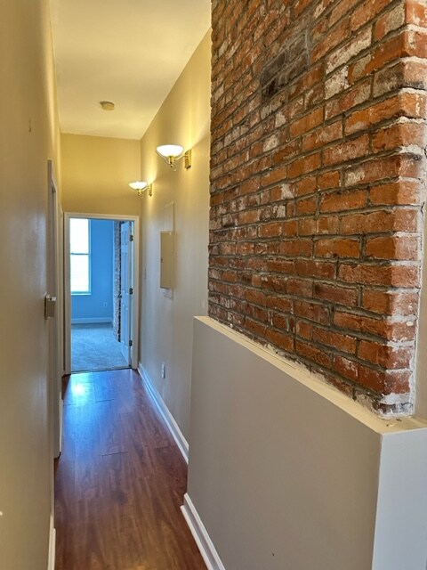 Building Photo - 2348 Rutger St