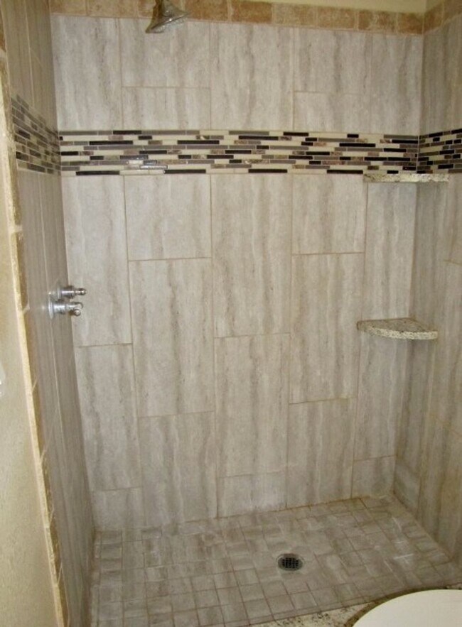Building Photo - 4BR/2BA/1CG, 1374 sq.ft., w/central A/C in Sierra Vista, AZ