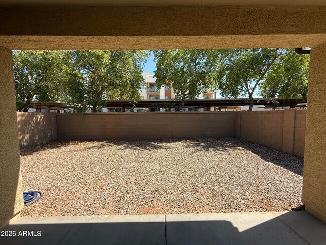 Building Photo - 1255 N Arizona Ave