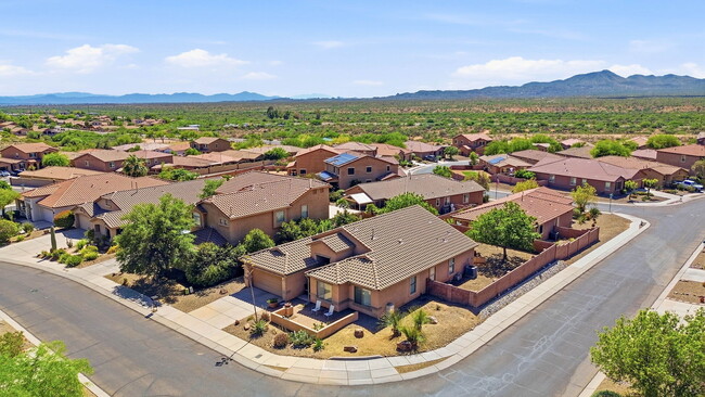 Building Photo - 39116 Quick Trot Dr