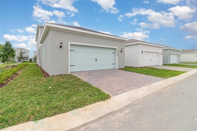 Building Photo - 16758 Hamlin Vis Aly