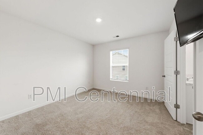 Building Photo - 192 Hampton Cir