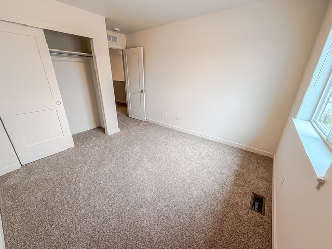 Building Photo - 1601 Elsie Jean Trl
