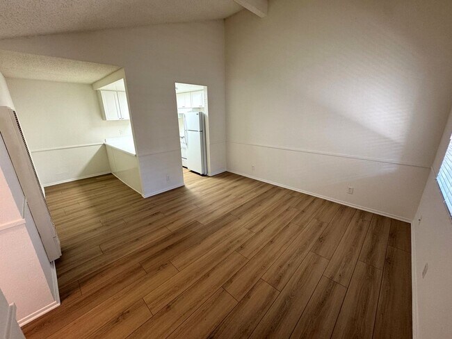 Building Photo - West Ventura Apartment