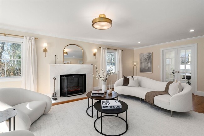 Building Photo - 150 Country Club Rd