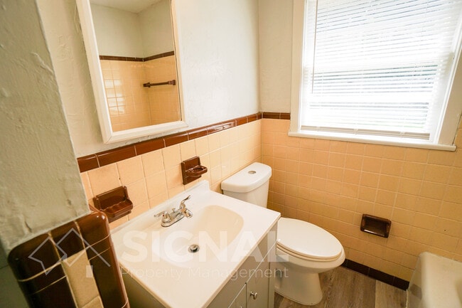 Building Photo - 1209 Lynn Acres Dr