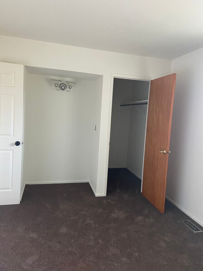 Building Photo - 853 Gilchrist Walkway