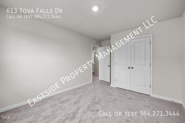 Building Photo - 613 Tova Fls Dr