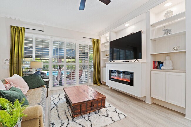 Building Photo - 231 Caravelle Dr