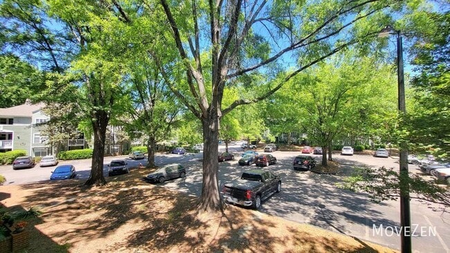 Building Photo - 1221 Westview Ln