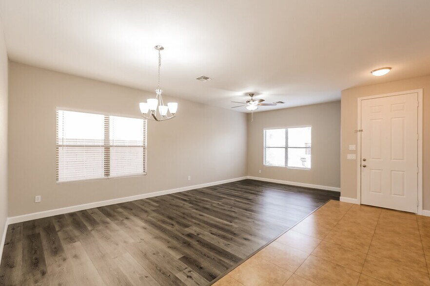 Building Photo - 2611 W Bloch Rd