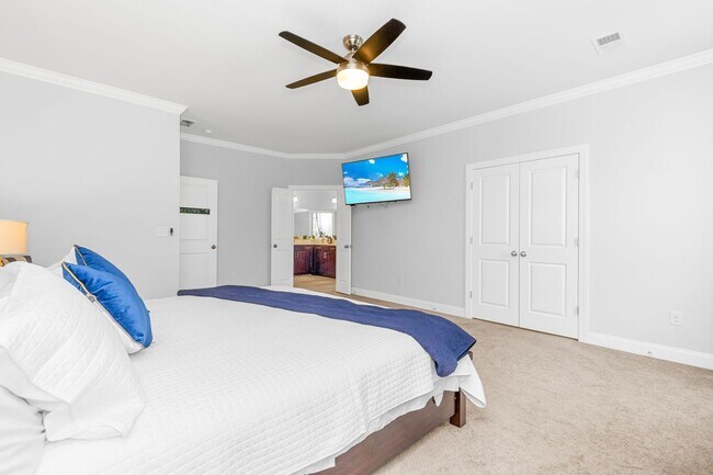 Building Photo - 1399 Berkshire Ave