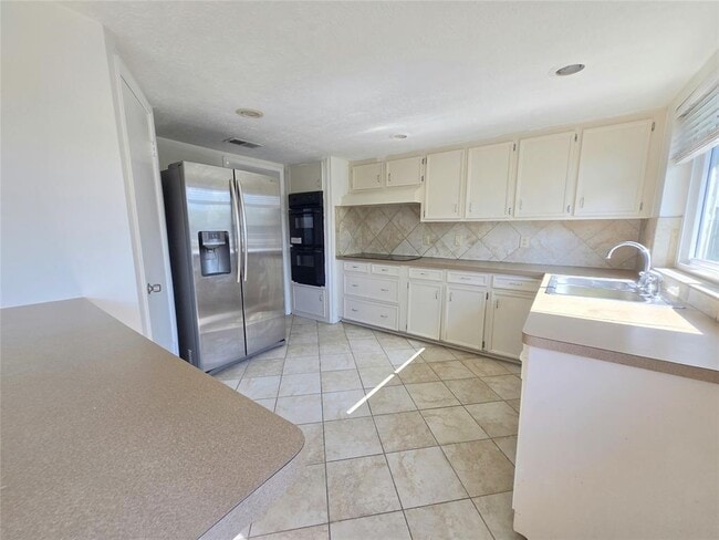 Building Photo - 2946 Jenny Dr