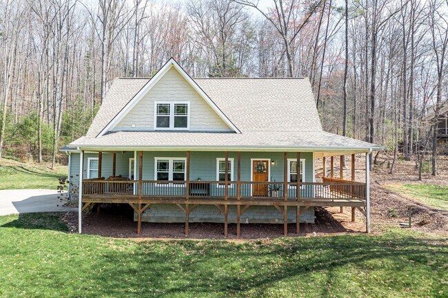 Building Photo - East AVL - Contemporary Farmhouse on Large Wooded Lot