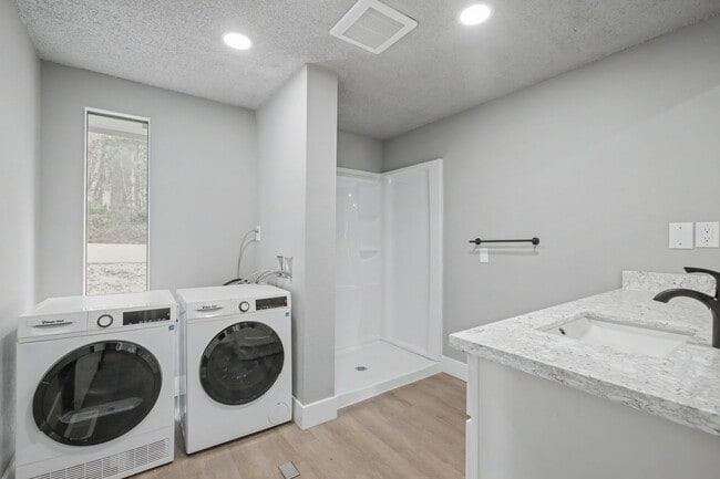 Building Photo - 332 Birch