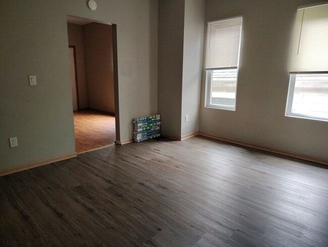 Building Photo - 2425 W Greenfield Ave