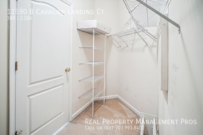 Building Photo - Qualify For a Zero Deposit/Convenient to M...