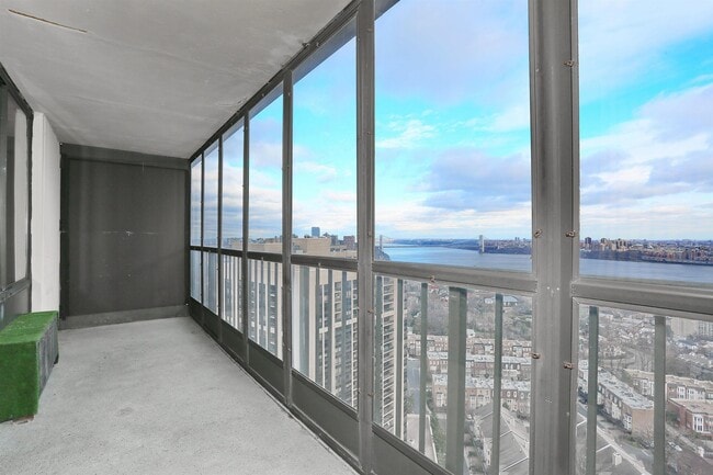 Primary Photo - 300 Winston Dr