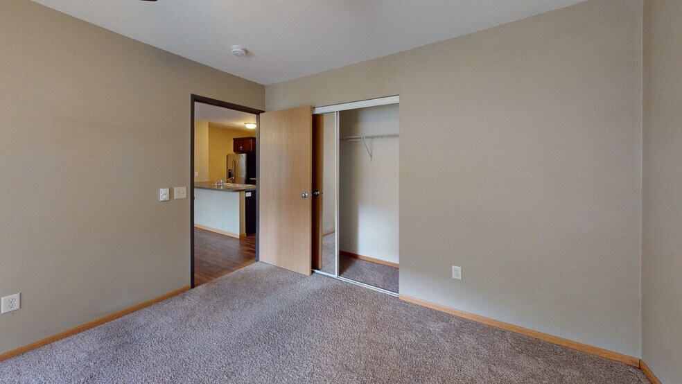 Building Photo - 420 11th St N