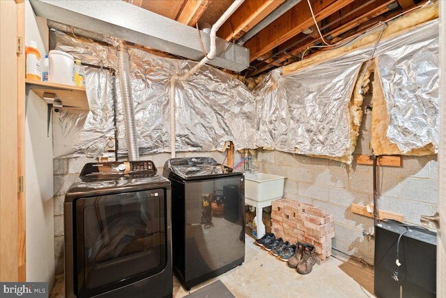 Building Photo - 4527 Sawgrass Ct