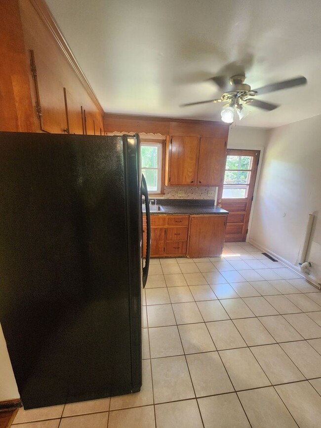 Building Photo - 15713 S Crater Rd