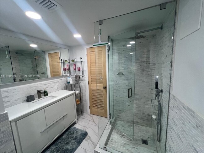 Building Photo - 1390 Ocean Dr