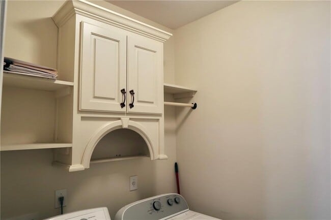 Building Photo - 515 Village Arbor Park NW