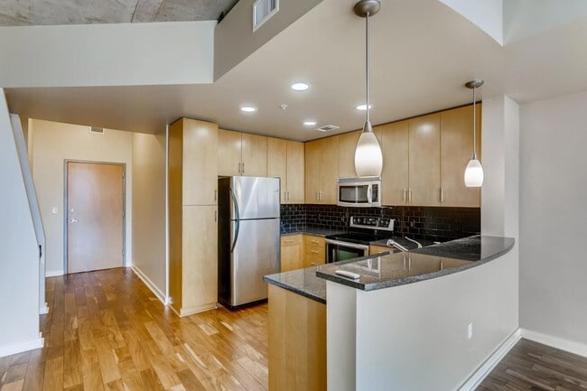 Building Photo - 360 Nueces St