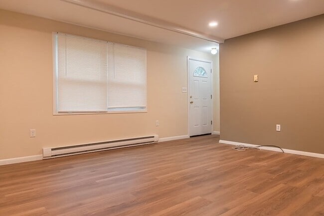 Building Photo - 144 Blanchard Rd