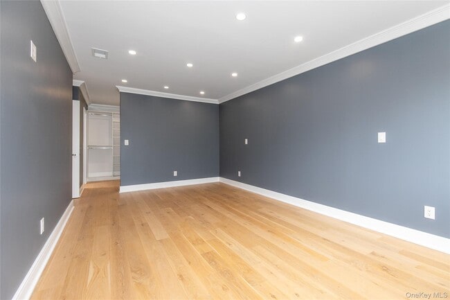 Building Photo - 18 Acorn Ponds Dr