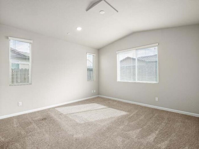 Building Photo - Summer Special $200 OFF!!! 1st Month!!!