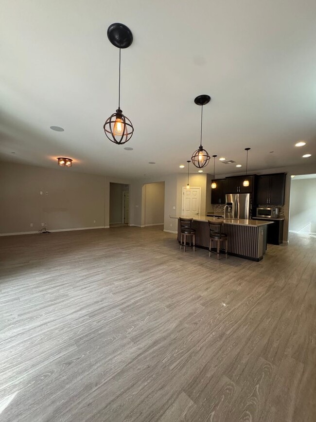 Building Photo - 800 Valencia Ct