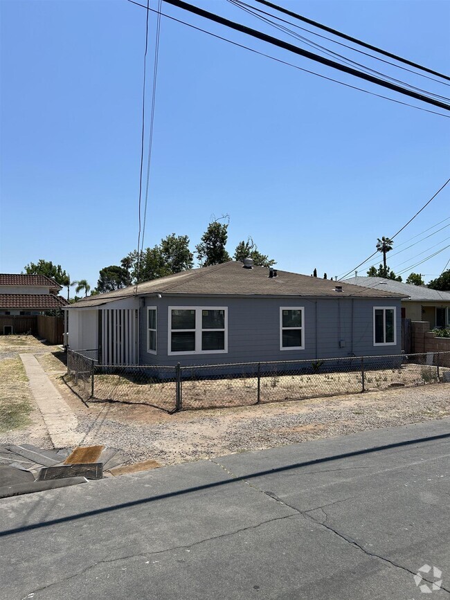 Building Photo - 7041 Stanford Ave
