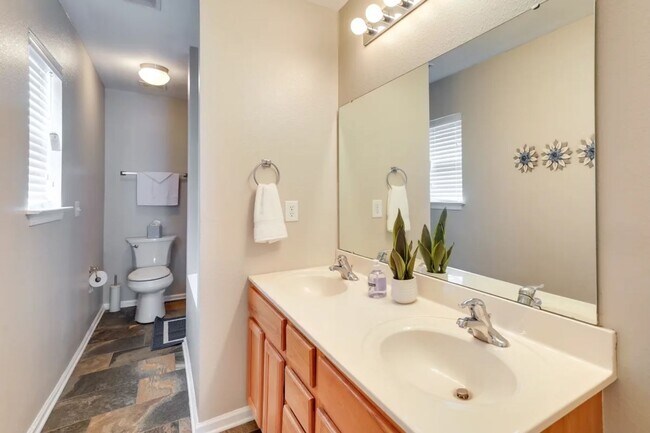 Building Photo - Vistiana Off Dorchester in Dorchester II S...