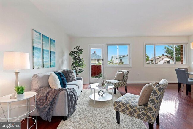 Building Photo - 1830 Columbia Pike