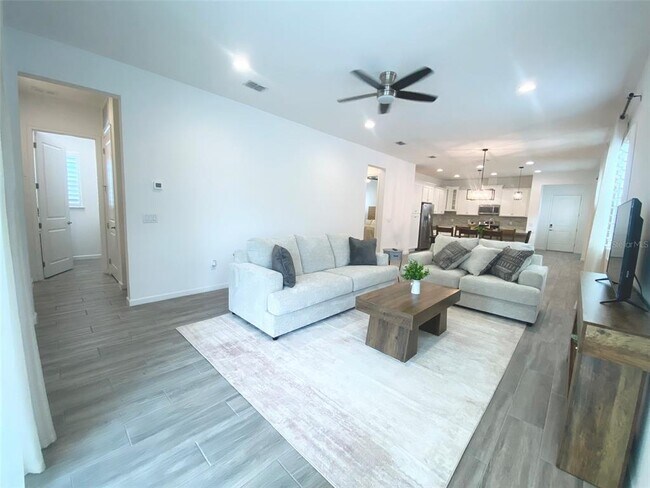 Building Photo - 724 Winterside Dr