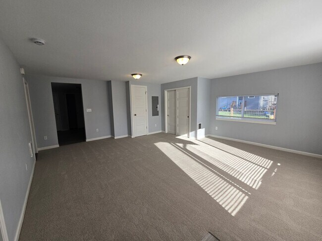 Building Photo - Beautiful Remodeled 2 Bedroom House!!