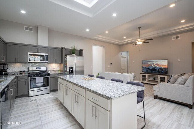 Building Photo - 252 Emerald Sun Dr
