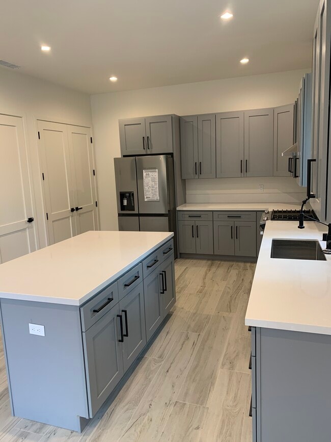 Building Photo - 20344 Lorne St