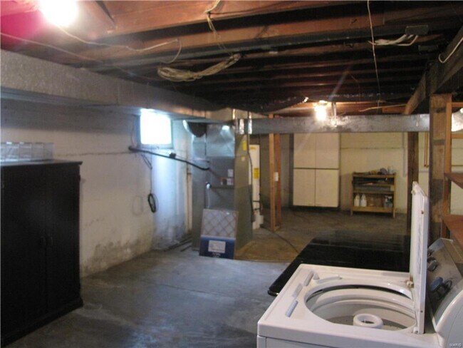 Building Photo - 1313 Claytonia Terrace