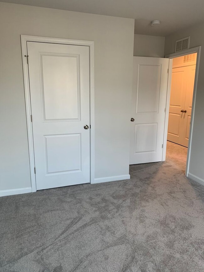 Building Photo - Gorgeous New Construction Townhome! PRICE ...