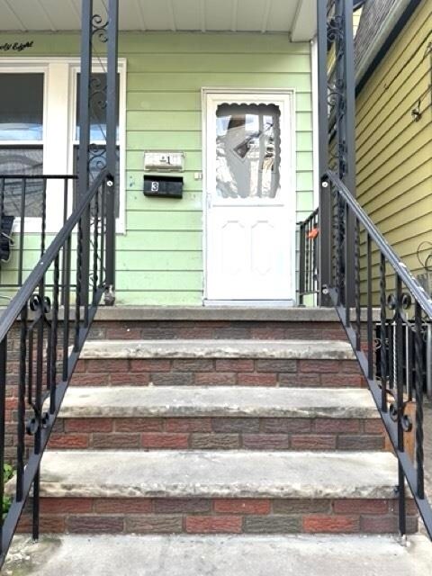 Building Photo - 98 Andrew St