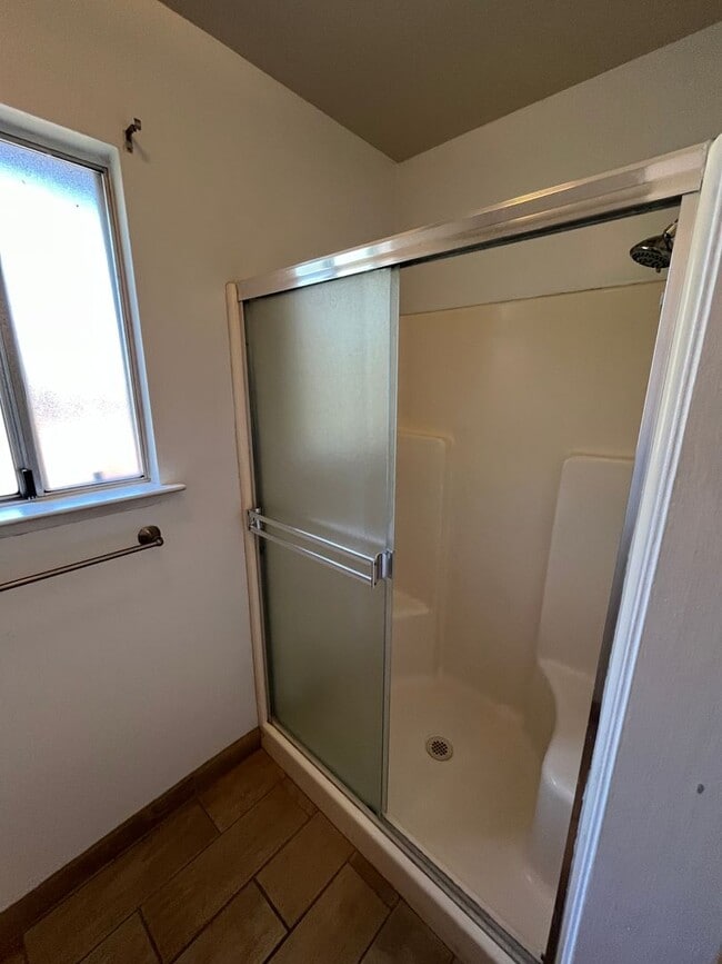 Building Photo - SW Visalia Home coming soon!!
