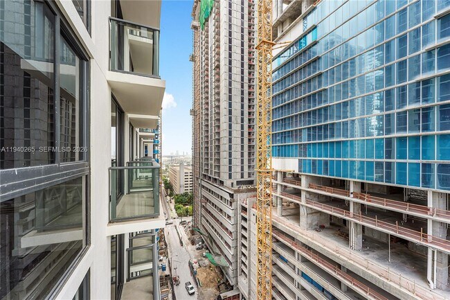 Building Photo - 11 NE 6th St