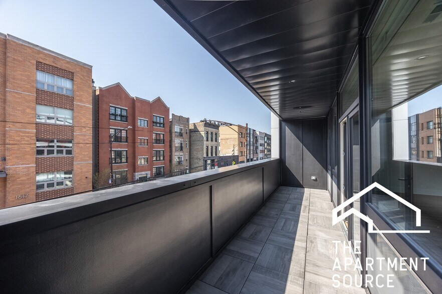 Building Photo - 1620 W Grand Ave